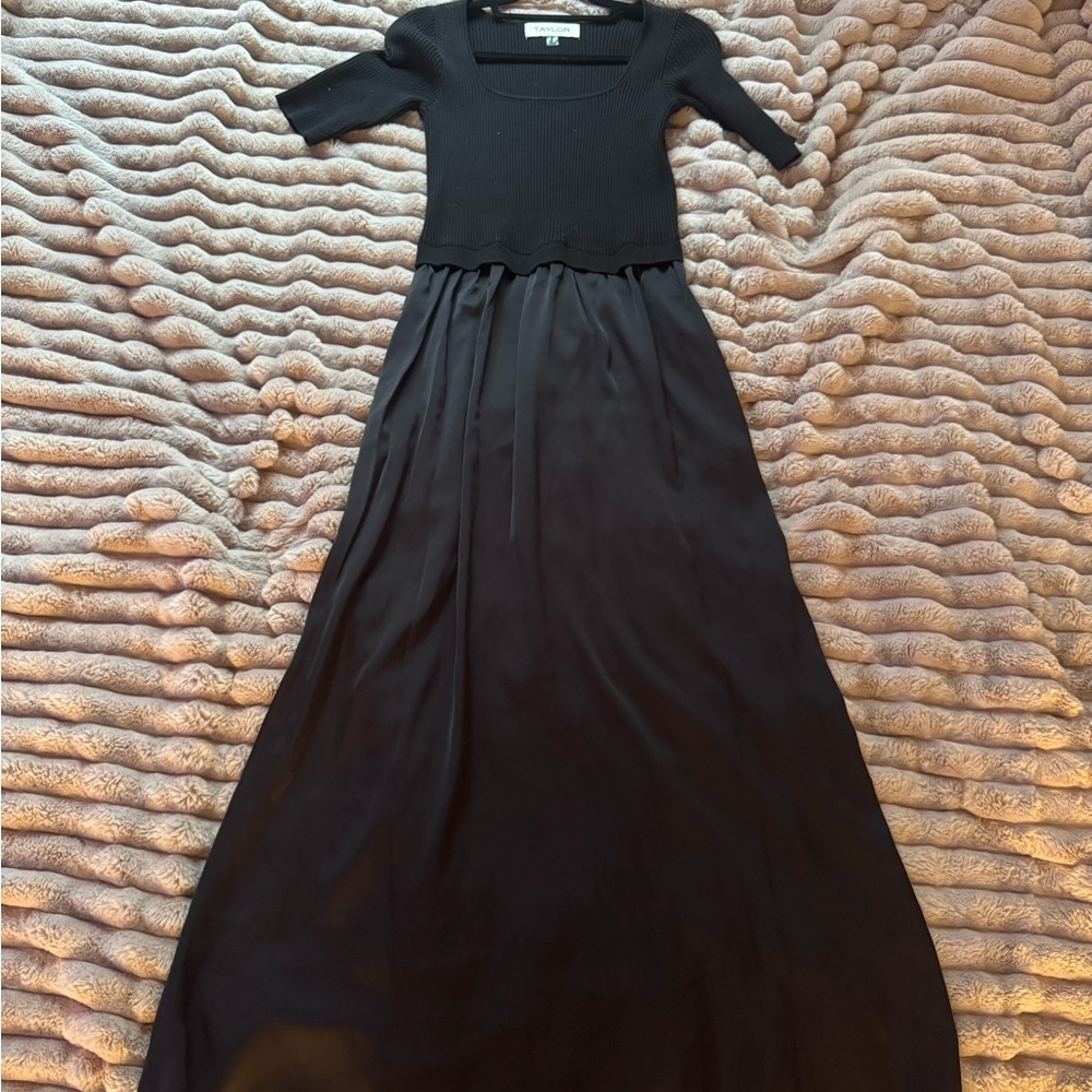 Taylor Black A-Line Maxi Dress with 3/4 Sleeves